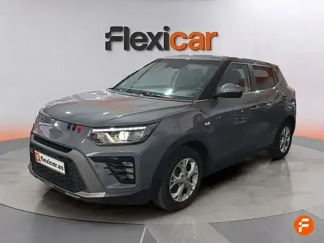 Usado SsangYong Tivoli 149 CV (109 kW) 2024 Gris SUV