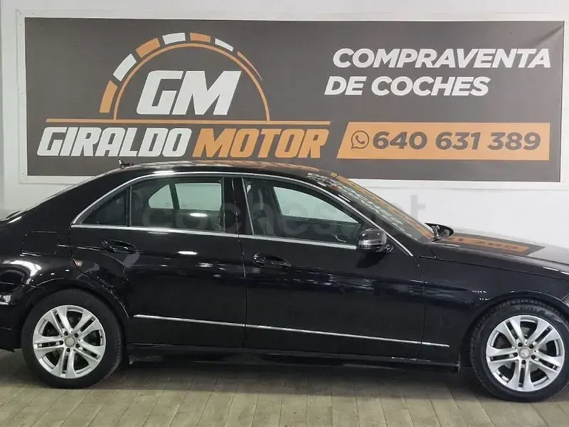 Usado Mercedes E220 170 CV (125 kW) 2009 Negro Berlina