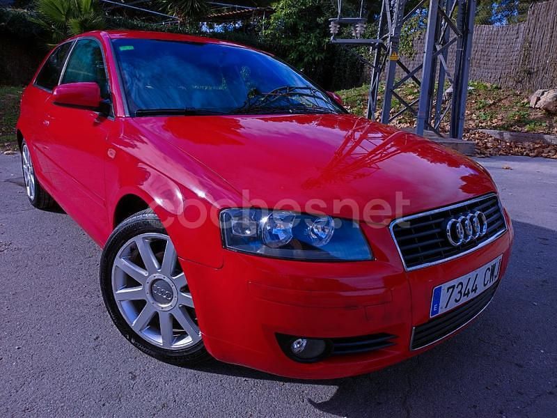 Rojo Usado 2004 Audi A3 Ambiente Berlina | 2999 € (Buen precio) - Imagen 1/4