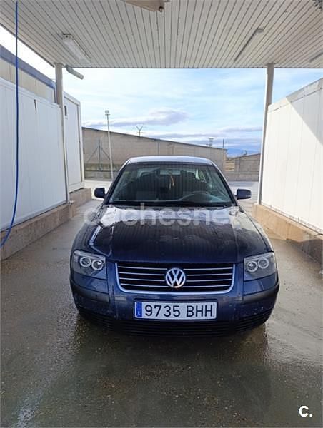 Usado VW Passat Highline 130 CV (95 kW) 2001 Azul Berlina