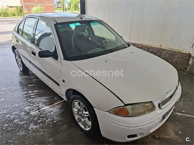 Usado Rover 220 86 CV (63 kW) 1998 Blanco Berlina