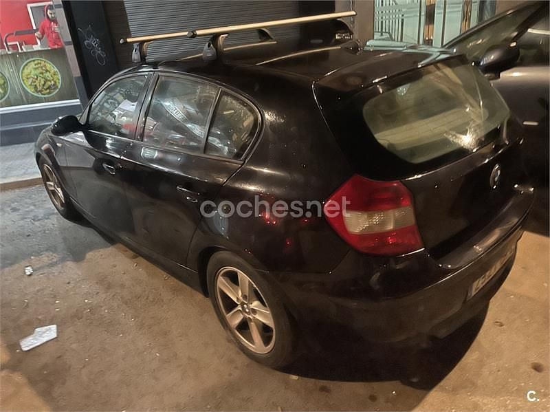 Usado BMW 118 122 CV (89 kW) 2005 Negro Utilitario