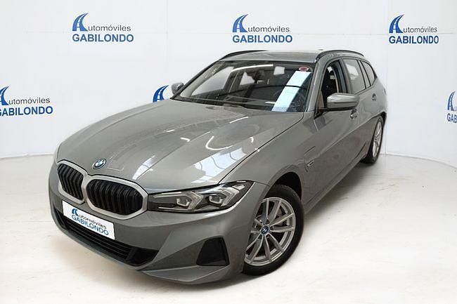 Usado BMW 320e 204 CV (150 kW) 2023 Gris Familiar