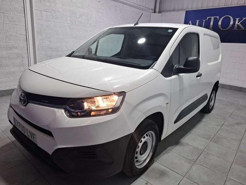 Usado Toyota Proace City City 102 CV (75 kW) 2021 Blanco Monovolumen