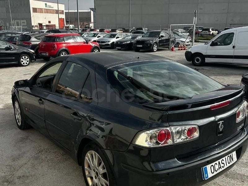 Usado Renault Laguna II Authentique 120 CV (88 kW) 2002 Negro Berlina