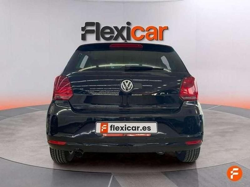Usado VW Polo Advance 90 CV (66 kW) 2016 Negro Utilitario