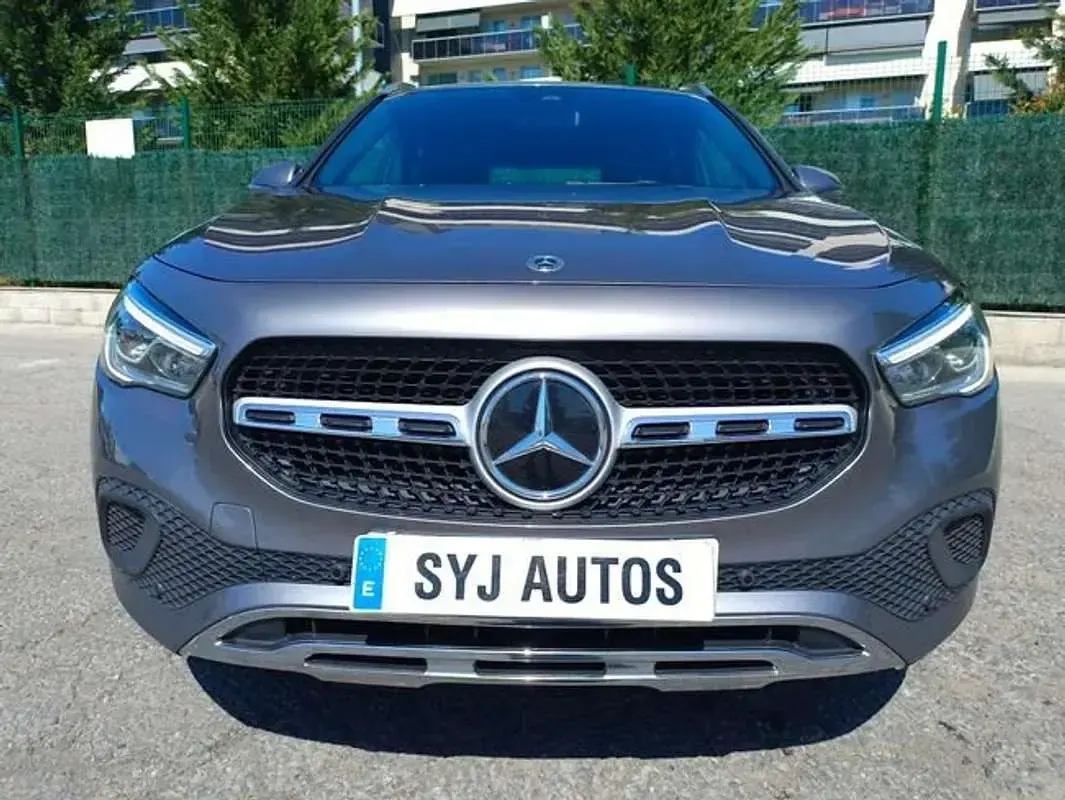 Usado Mercedes GLA200 163 CV (119 kW) 2022 Gris SUV