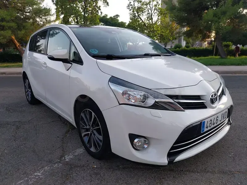 Usado Toyota Verso Advance 147 CV (108 kW) 2016 Blanco Monovolumen