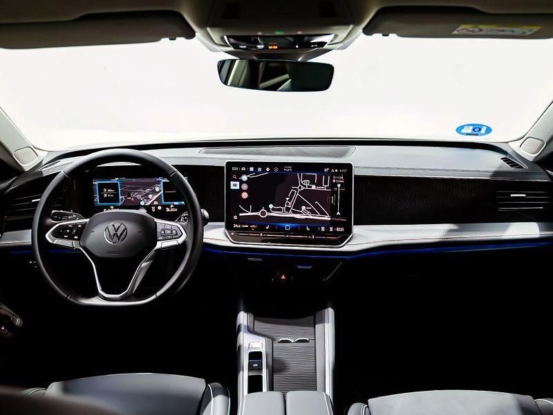 Usado VW Passat Business 272 CV (200 kW) 2025 Gris / plata Familiar