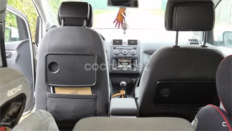 Usado VW Touran Sportline 140 CV (102 kW) 2013 Blanco Monovolumen