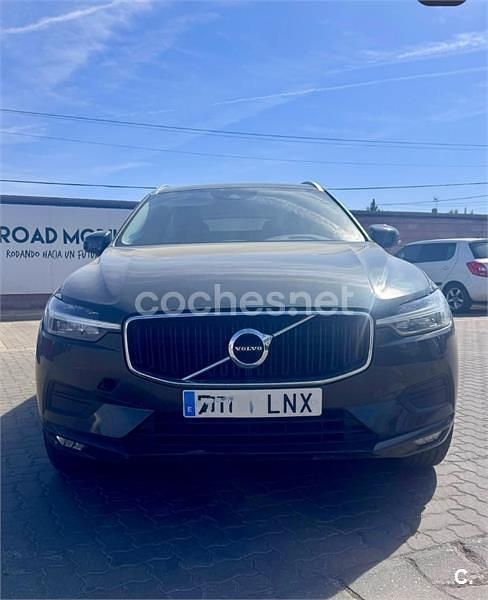 Usado Volvo XC60 Momentum 190 CV (139 kW) 2021 Gris / plata SUV