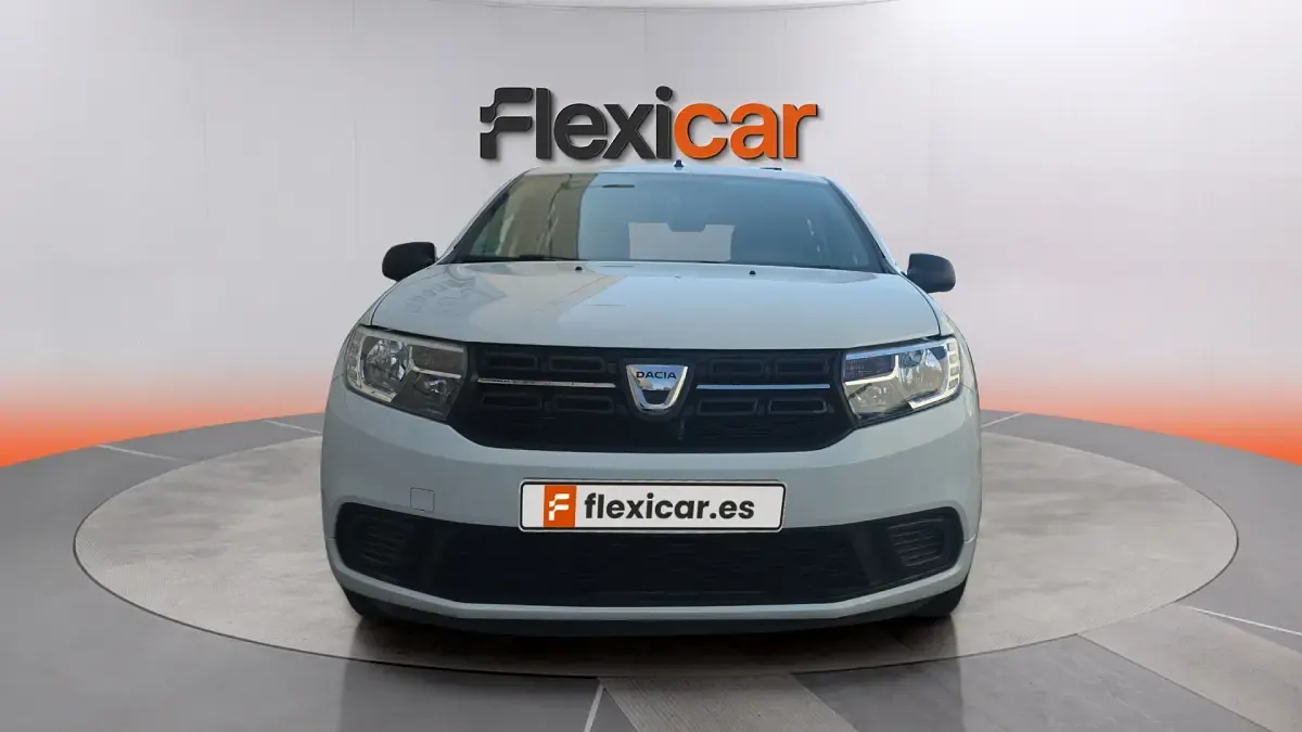Usado Dacia Sandero Ambiance 73 CV (53 kW) 2017 Blanco Berlina