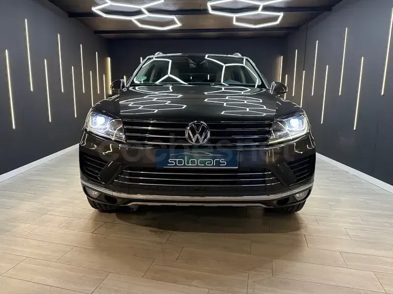 Usado VW Touareg Terrain Tech 262 CV (192 kW) 2015 Gris / plata SUV