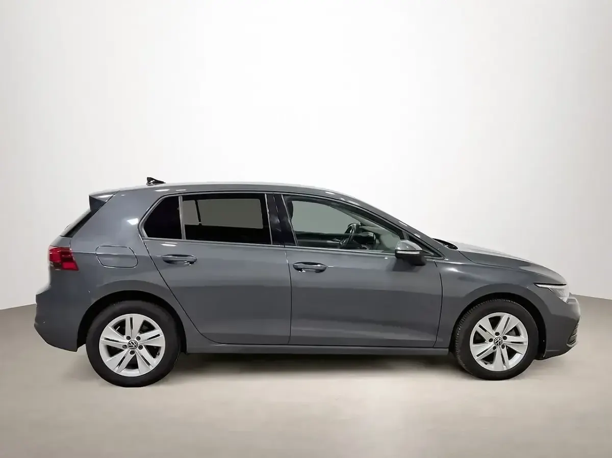 Usado VW Golf VII Life 150 CV (110 kW) 2021 Gris / plata Utilitario