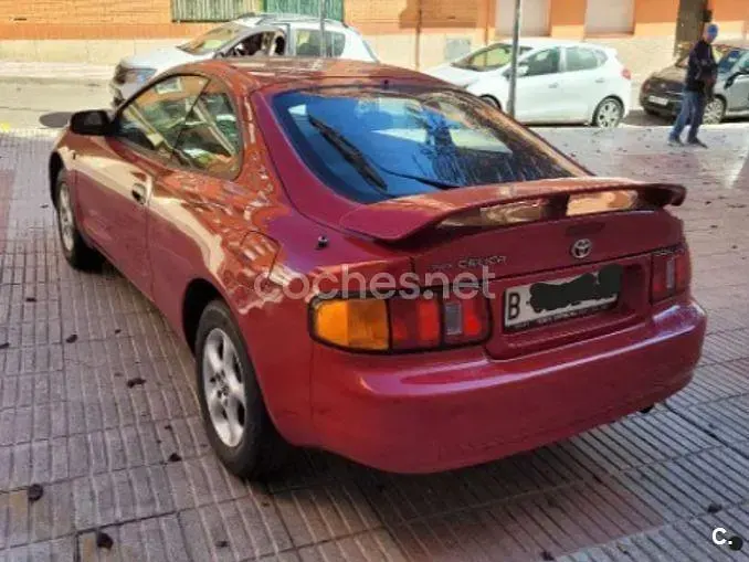 Usado Toyota Celica 115 CV (84 kW) 2000 Rojo Coupe
