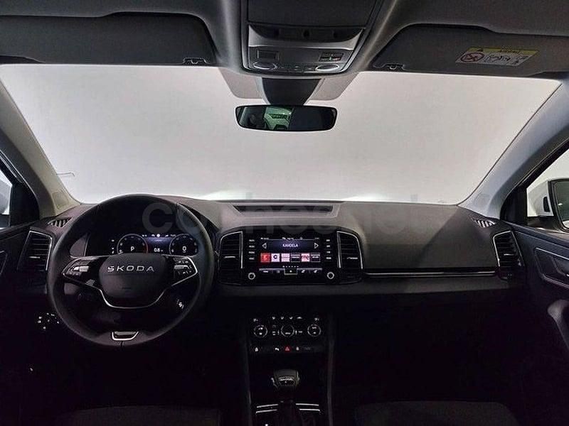 Usado Skoda Karoq Selection 150 CV (110 kW) 2025 Blanco SUV