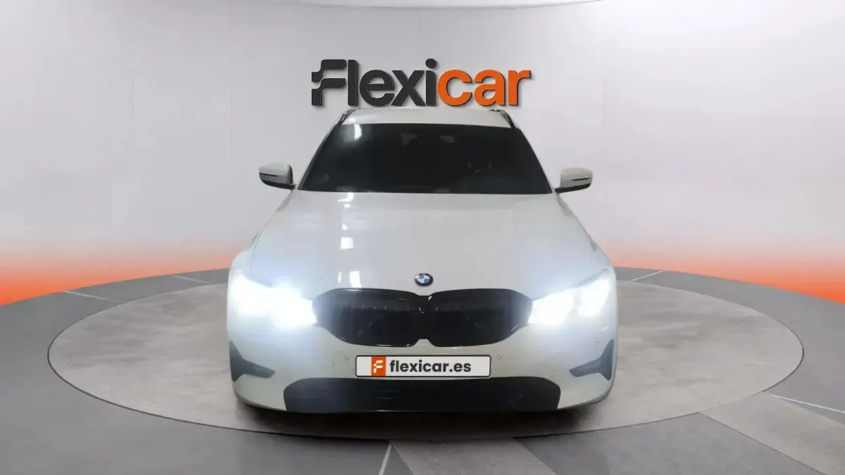 Usado BMW 330e 292 CV (214 kW) 2020 Blanco Familiar