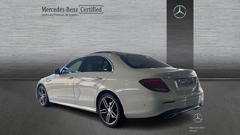 Usado Mercedes E220 AMG line 194 CV (142 kW) 2020 Blanco Berlina