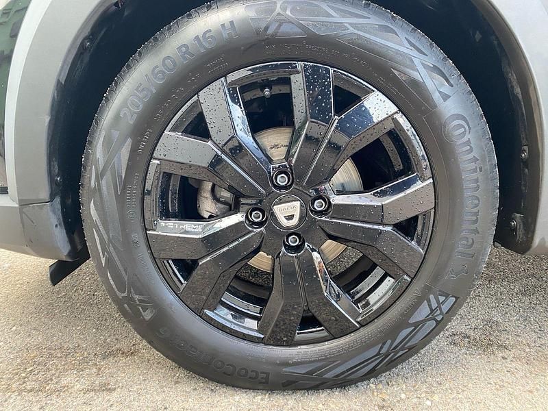 Usado Dacia Jogger Extreme 100 CV (73 kW) 2022 Negro Monovolumen