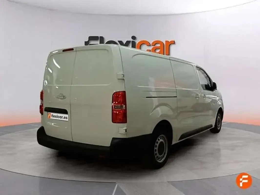 Usado Citroën Jumpy 102 CV (75 kW) 2022 Blanco Monovolumen
