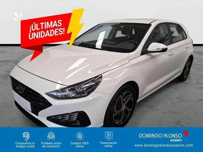 Usado Hyundai i30 120 CV (88 kW) 2022 Blanco Berlina