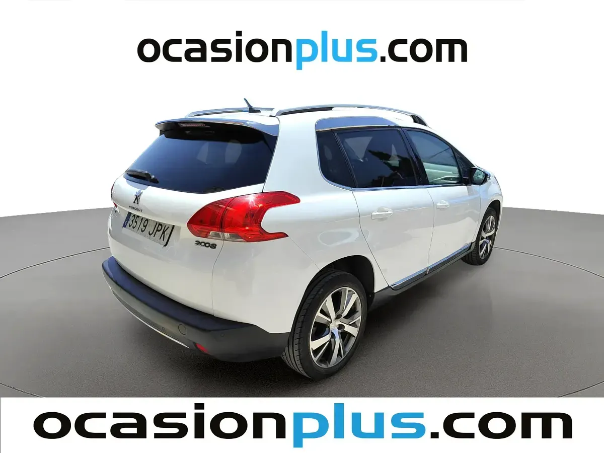 Usado Peugeot 2008 Allure 120 CV (88 kW) 2016 Blanco SUV