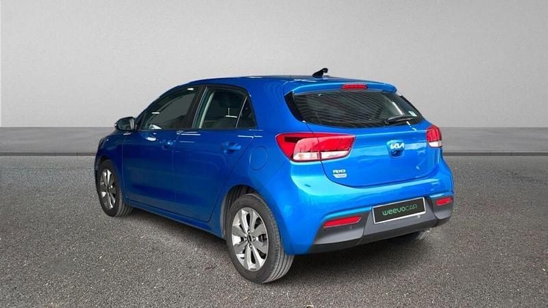Usado Kia Rio 100 CV (73 kW) 2022 Azul