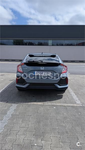 Usado Honda Civic Executive 129 CV (94 kW) 2019 Gris / plata Berlina