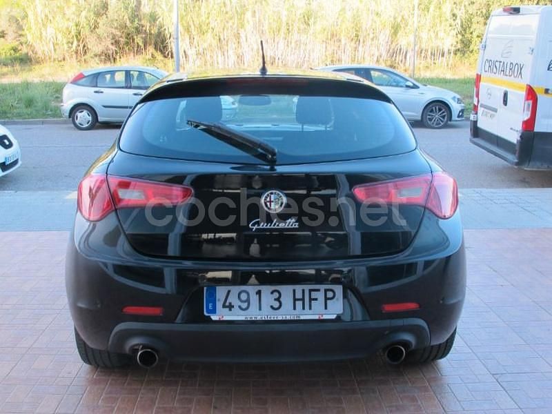 Usado Alfa Romeo Giulietta Distinctive 140 CV (102 kW) 2011 Negro Utilitario