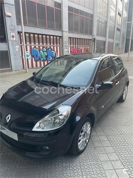 Usado Renault Clio II Expression 100 CV (73 kW) 2009 Negro Berlina