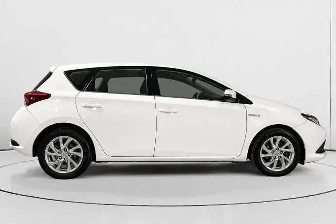 Usado Toyota Auris Hybrid Active 99 CV (72 kW) 2019