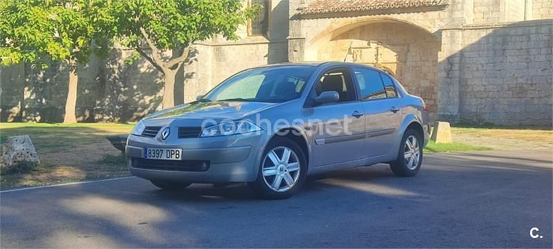 Gris / plata Usado 2005 Renault Mégane II Authentique Berlina | 3800 € (Precio justo) - Imagen 1/4