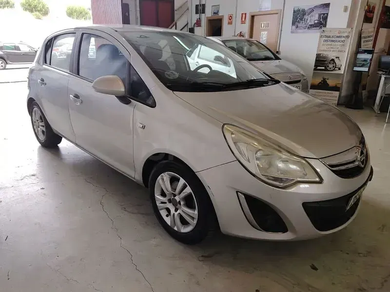 Usado Opel Corsa Selective 95 CV (69 kW) 2013 Gris / plata Utilitario