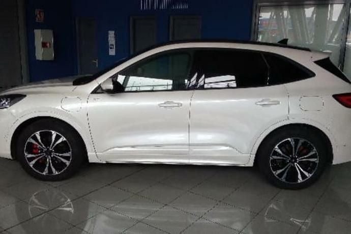 Usado Ford Kuga ST-Line X 225 CV (165 kW) 2020 Blanco SUV