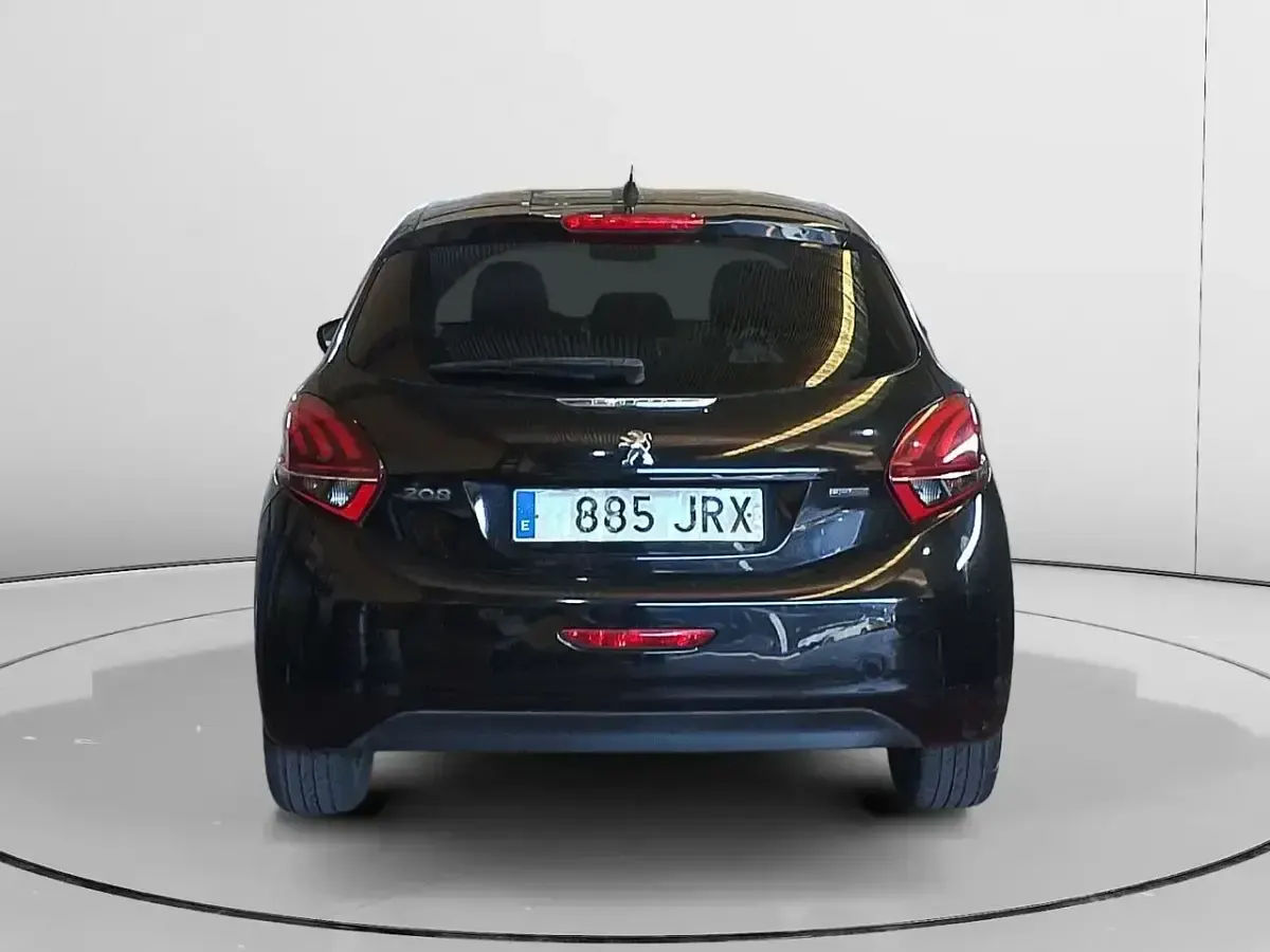 Usado Peugeot 208 Style 82 CV (60 kW) 2016 Negro Utilitario