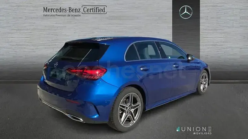 Usado Mercedes A180 136 CV (100 kW) 2025 Azul Berlina