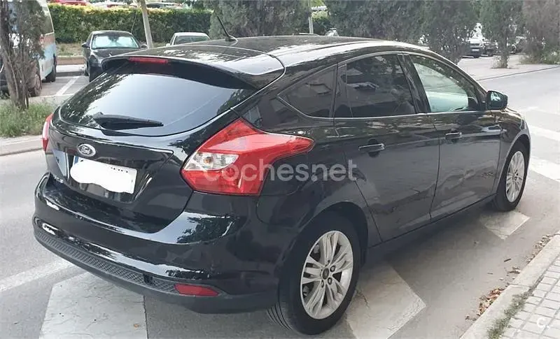 Usado Ford Focus Trend 115 CV (84 kW) 2011 Negro Berlina