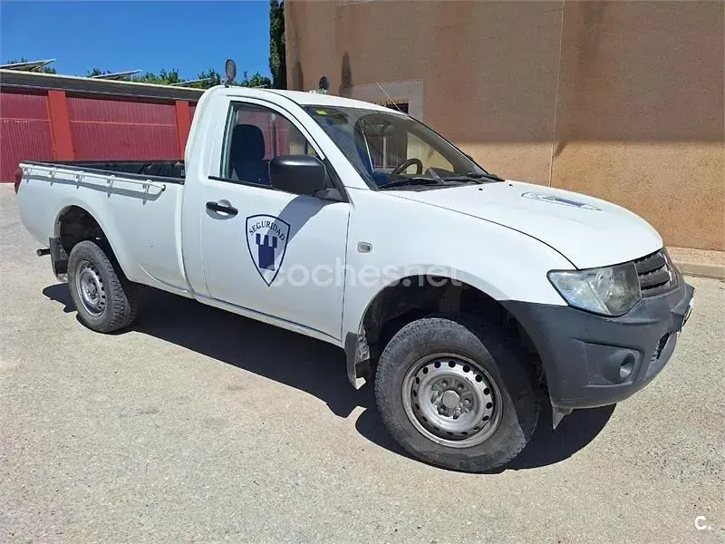 Usado Mitsubishi L200 136 CV (100 kW) 2014 Blanco Pickup/Camioneta