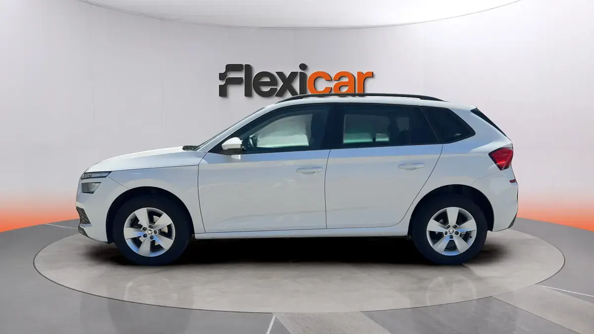 Usado Skoda Kamiq Active 95 CV (69 kW) 2020 Blanco SUV