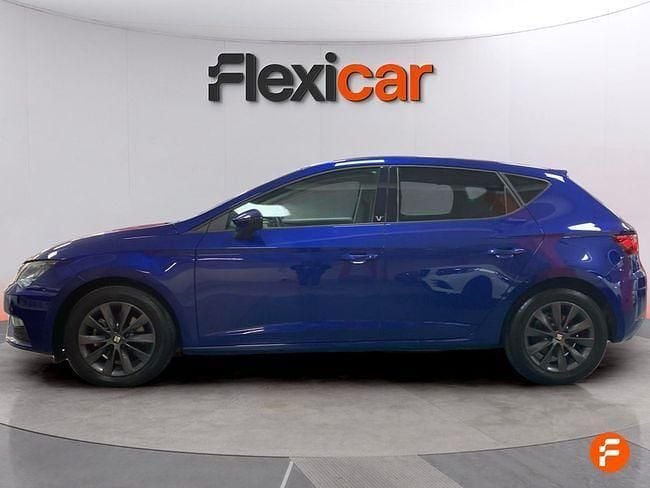 Usado Seat Leon Style 130 CV (95 kW) 2020 Azul Familiar
