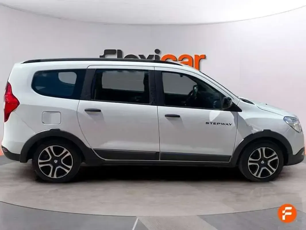 Usado Dacia Lodgy 116 CV (85 kW) 2021 Blanco Monovolumen