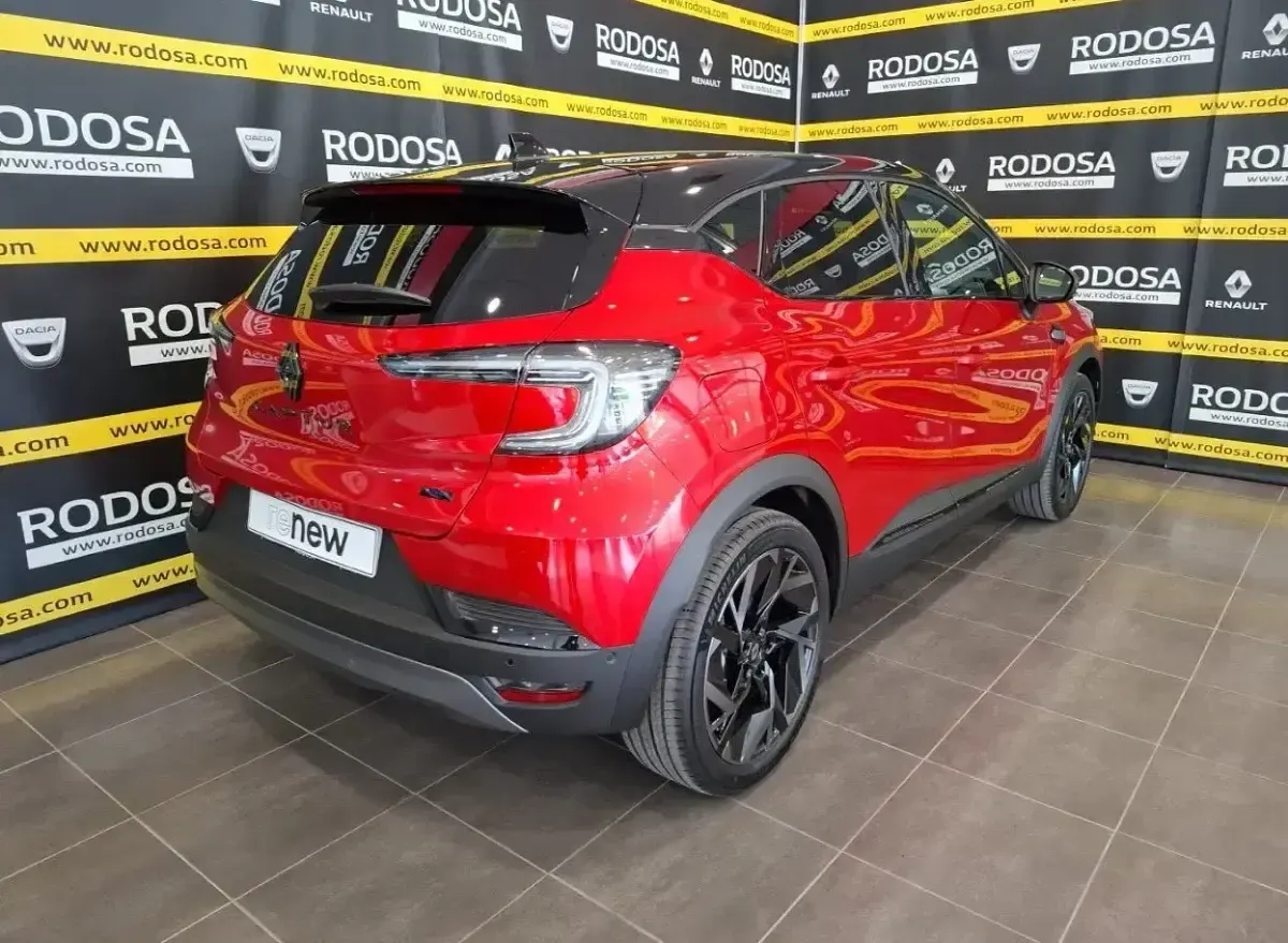 Usado Renault Captur Esprit Alpine 145 CV (106 kW) 2024 Rojo SUV