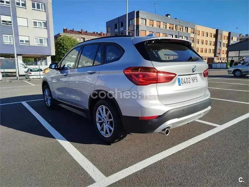 Usado BMW X1 140 CV (102 kW) 2020 Gris / plata SUV