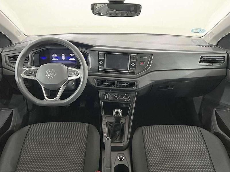 Usado VW Polo 95 CV (69 kW) 2022 Gris Utilitario