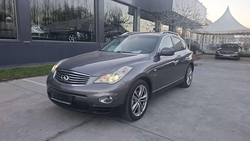 Usado Infiniti QX50 Premium 238 CV (175 kW) 2015 Gris SUV