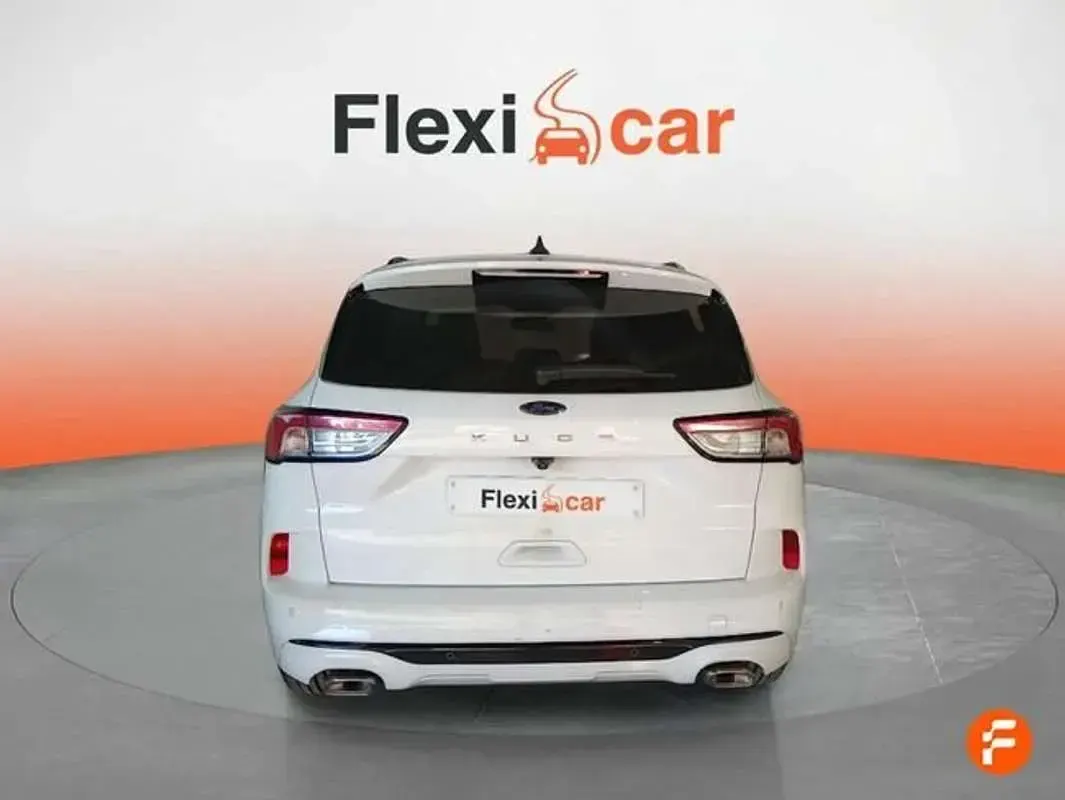 Usado Ford Kuga ST-Line 150 CV (110 kW) 2022 Blanco SUV