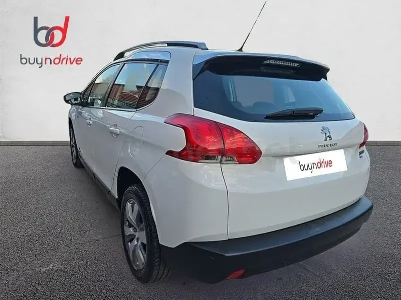 Usado Peugeot 2008 Active 82 CV (60 kW) 2015 Blanco SUV