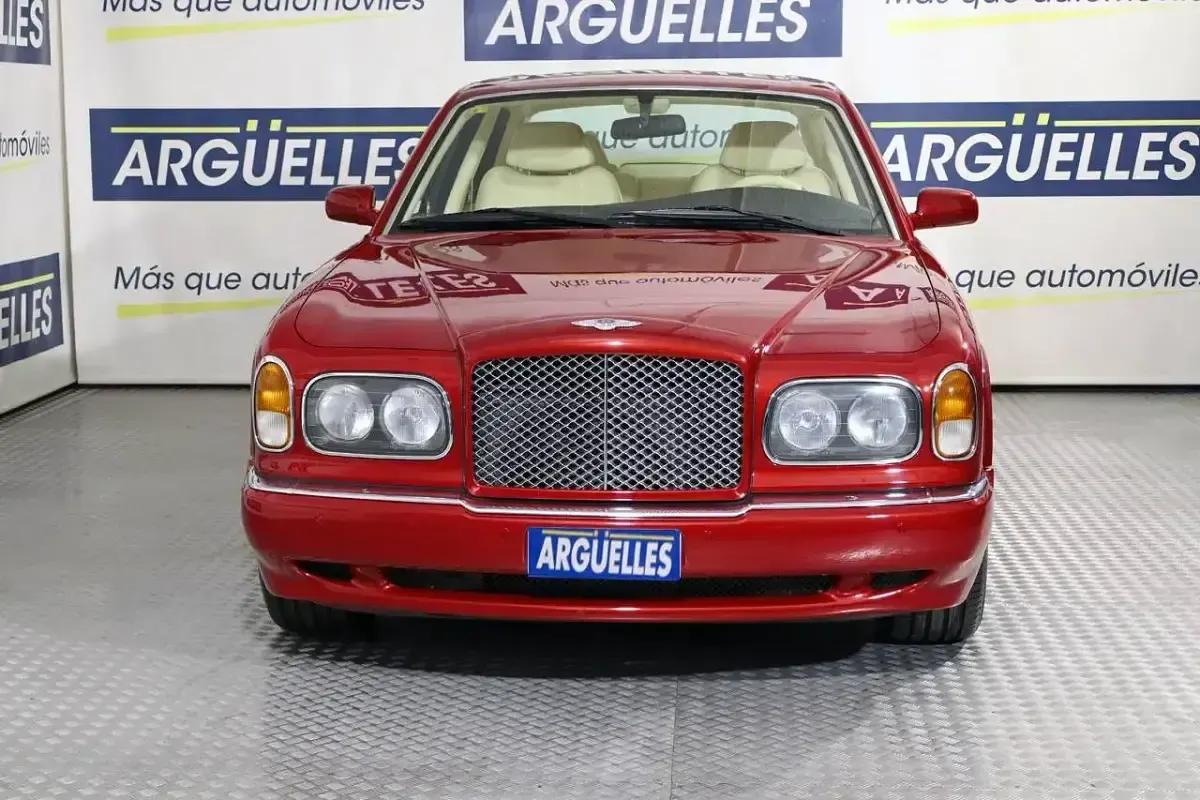 Usado Bentley Arnage 355 CV (261 kW) 1998 Granate metalizado Berlina