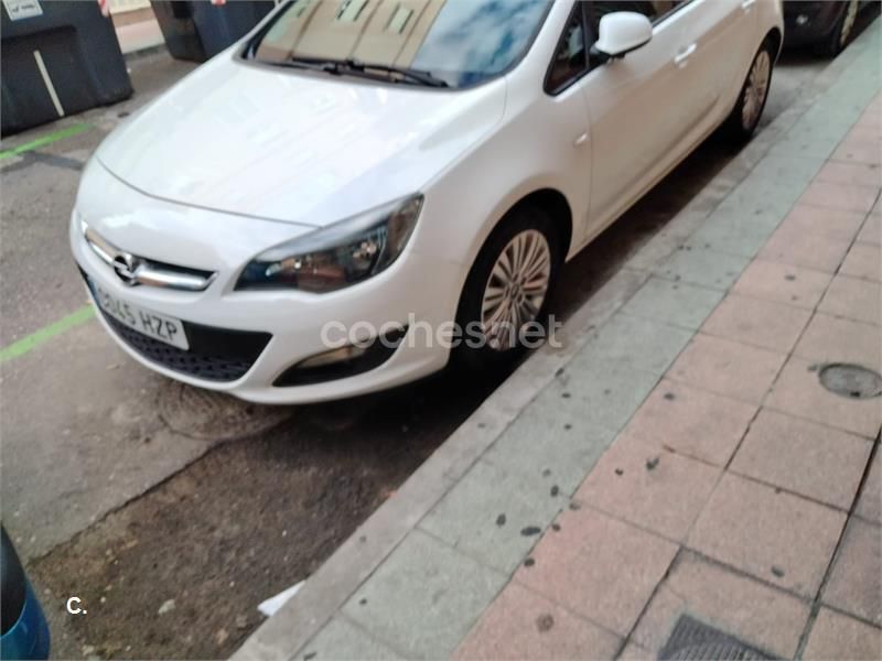 Blanco Usado 2014 Opel Astra Selective Berlina | 8200 € (Buen precio) - Imagen 1/2
