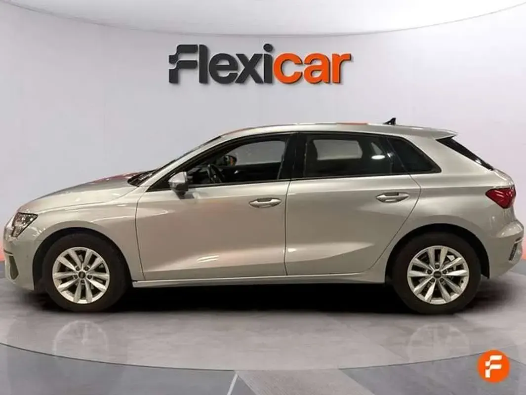 Usado Audi A3 Sportback 116 CV (85 kW) 2023 Gris Utilitario